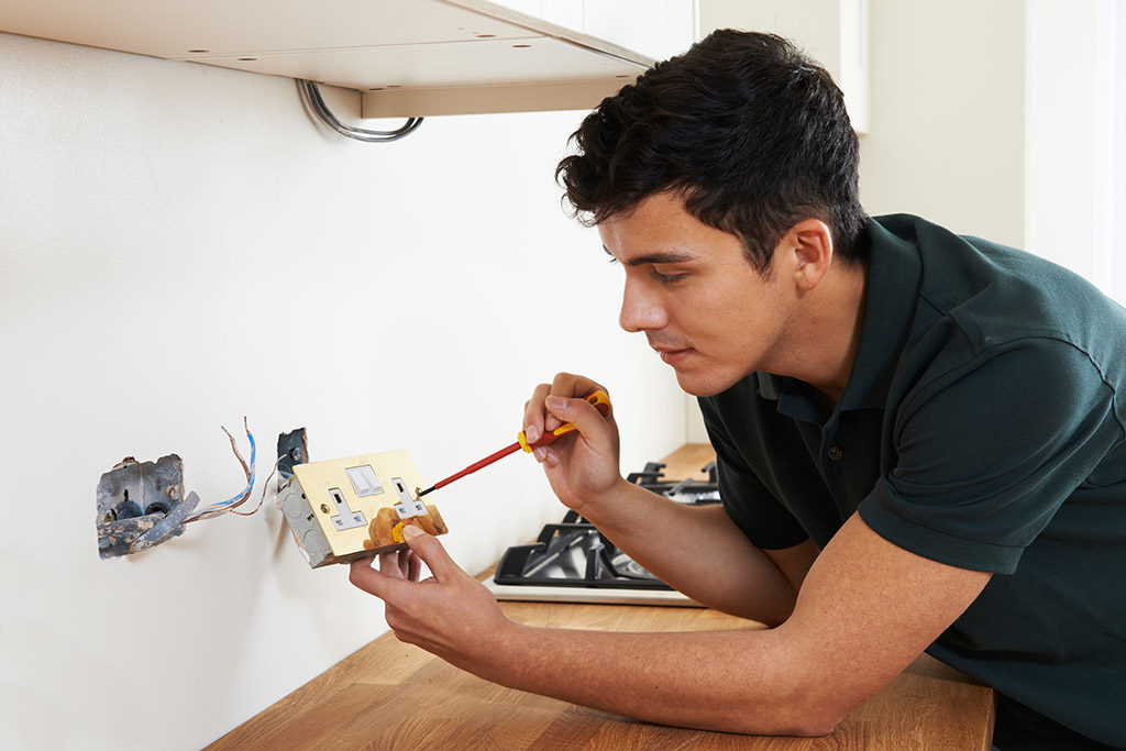 Do-You-Perform-the-Electrical-Repairs-on---Your-Own--_-Electricians-in-Dallas