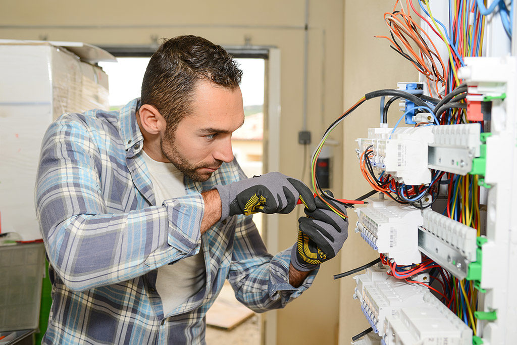 What You Need To Know About Electricians | Electric Pros